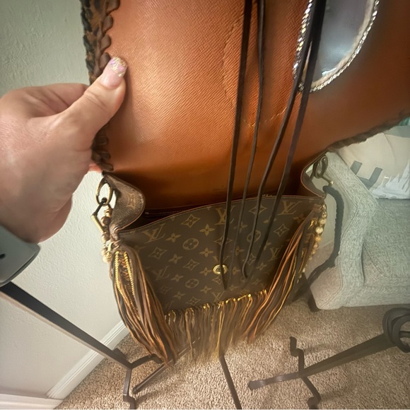 Louis Vuitton Brown Crossbody Bag - Picture 3 of 7